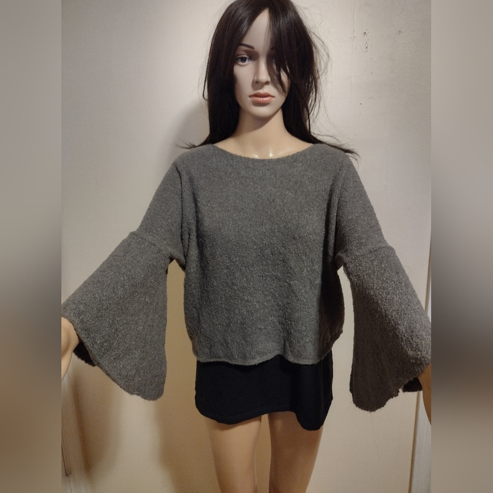 Wild Pearl bell sleeve sweater, size M